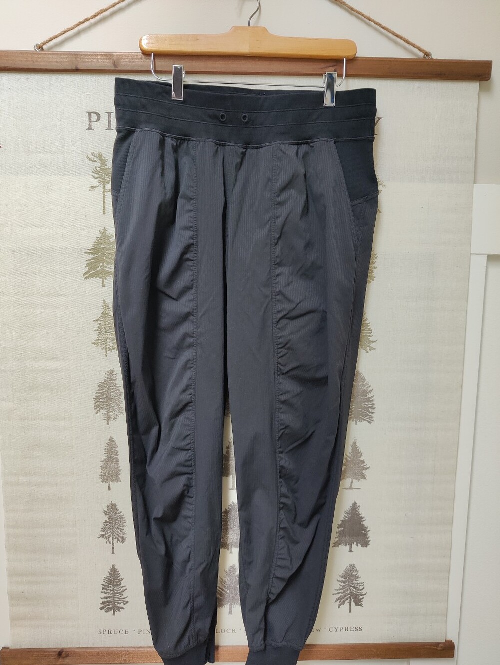 Lululemon Black Textured High-Rise Joggers Size 10